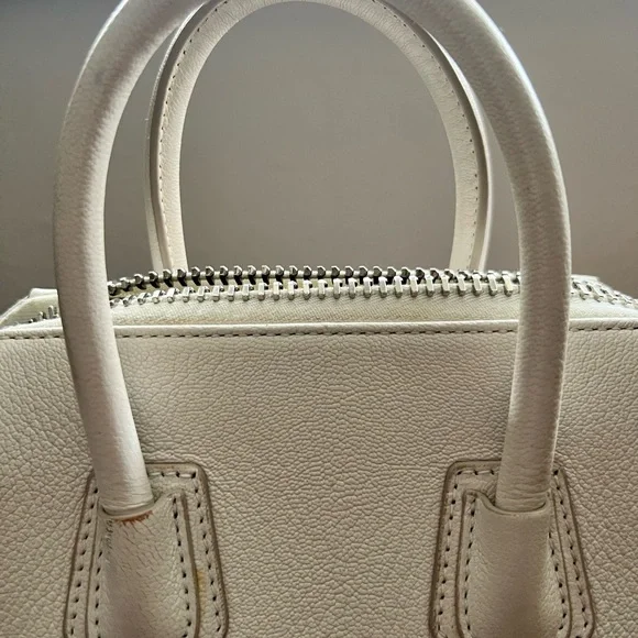 SOLD! Givenchy Mini Antigona Bag in Grained Leather (w/original dustbag) - Picture 3 of 7